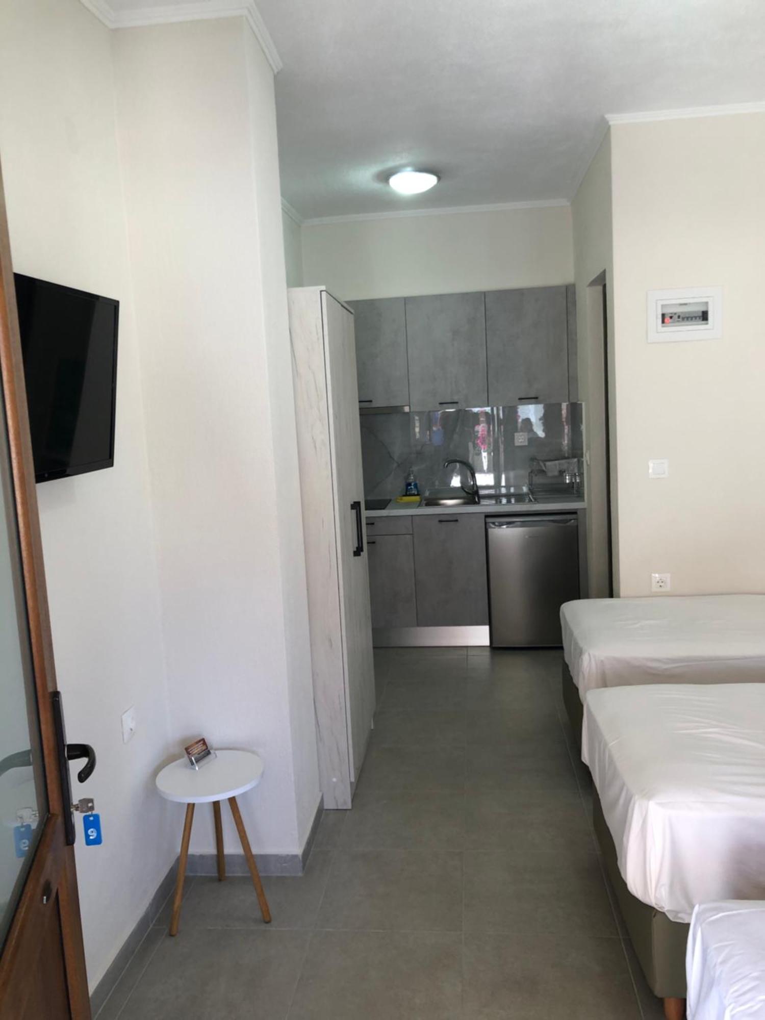 Daniela Apartments Nea Roda Exterior photo