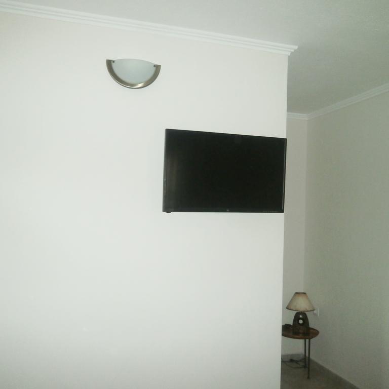 Daniela Apartments Nea Roda Exterior photo