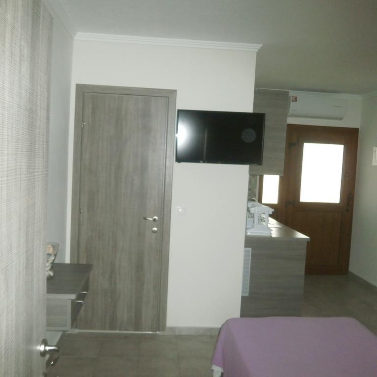 Daniela Apartments Nea Roda Exterior photo